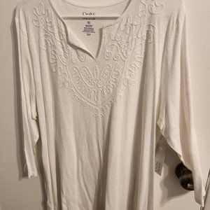 ATTRACTIVE WHITE 3/4" SLEEVE, V-NECK T-SHIRT